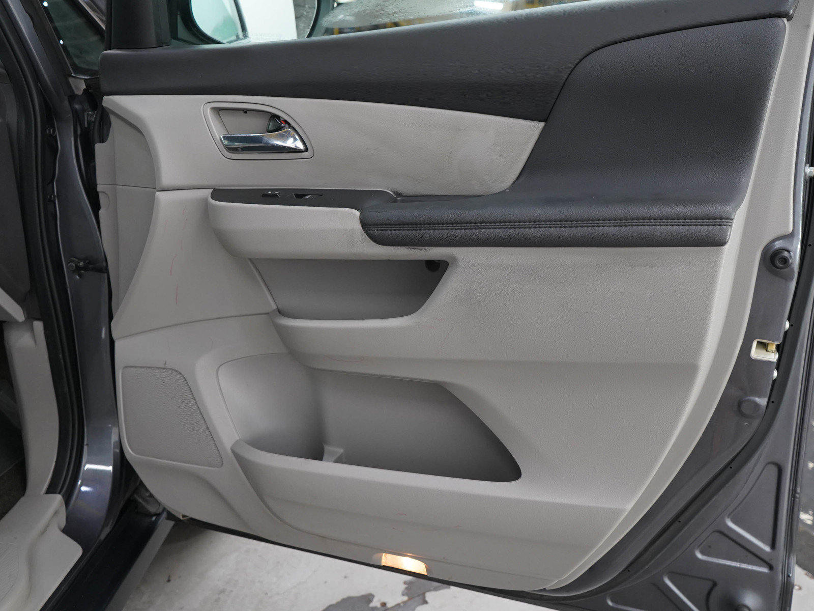 Used 2016 Honda Odyssey SE image 9