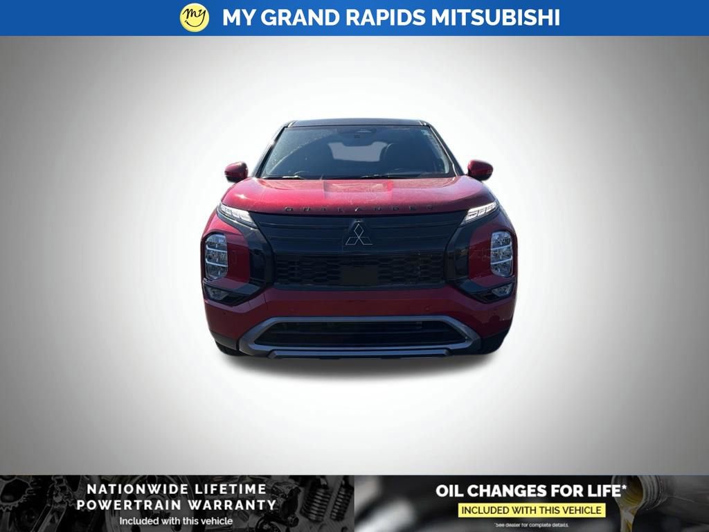 New 2025 Mitsubishi Outlander SE video 3