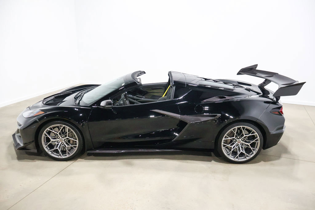 Used 2026 Chevrolet Corvette ZR1 w/ ZR1 Carbon Fiber Aero Package image 14