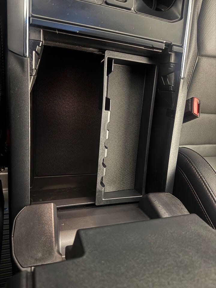 Used 2022 Ford F150 Lightning Lariat image 50