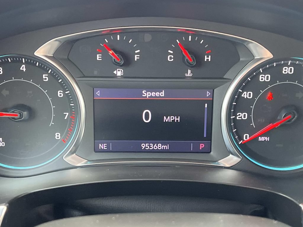 Used 2022 Chevrolet Traverse LT FWD image 17