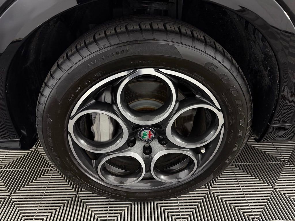 Used 2024 Alfa Romeo Tonale Ti AWD/4WD image 11