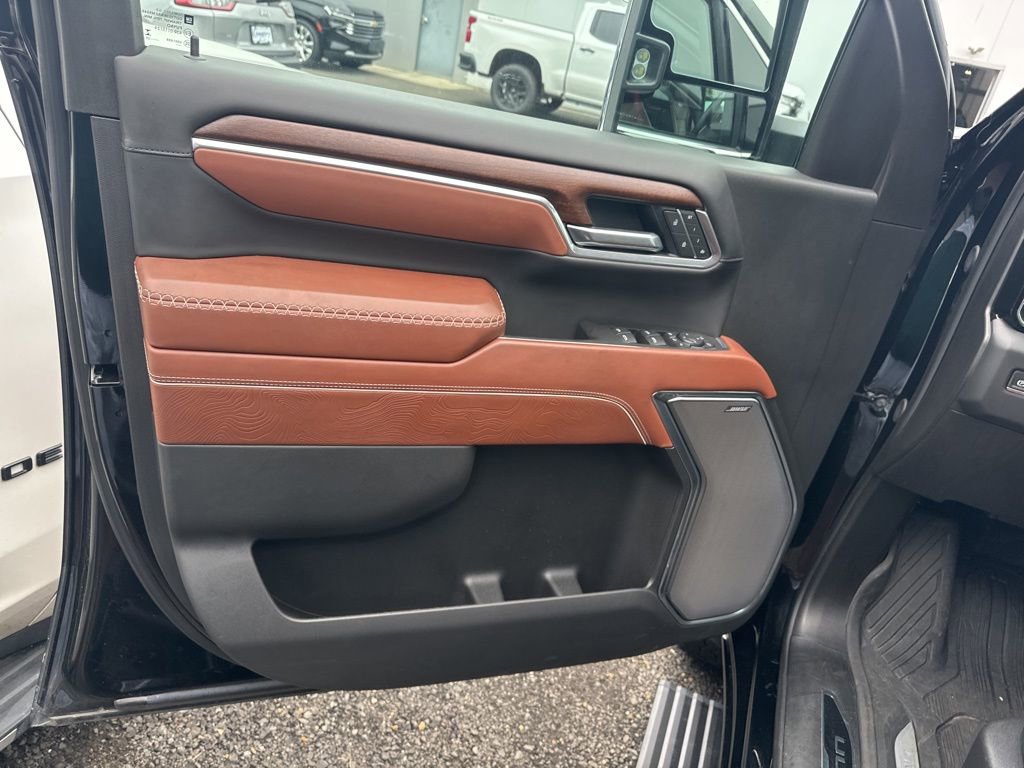 Used 2025 GMC Sierra 2500 Denali Ultimate w/ Max Trailering Package image 16