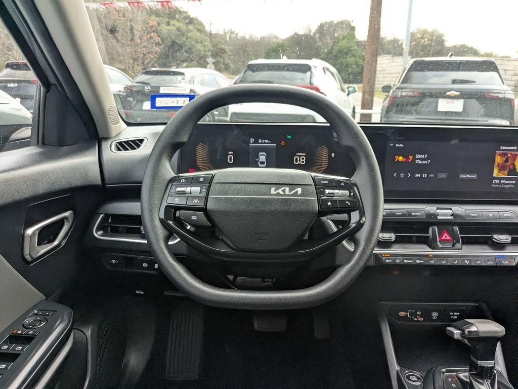 Used 2025 Kia K4 LXS image 16