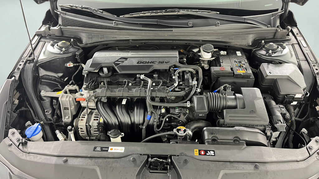 Used 2022 Hyundai Elantra Limited w/ Cargo Package FWD image 19