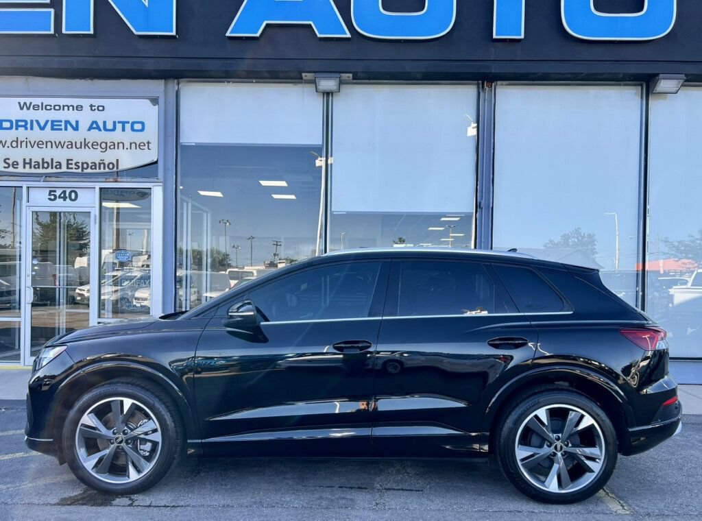 Used 2022 Audi Q4 e-tron Premium Plus w/ Premium Plus AWD/4WD image 2