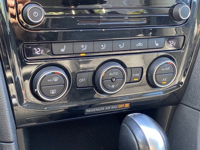 Used 2020 Volkswagen Passat 2.0T R-Line image 17