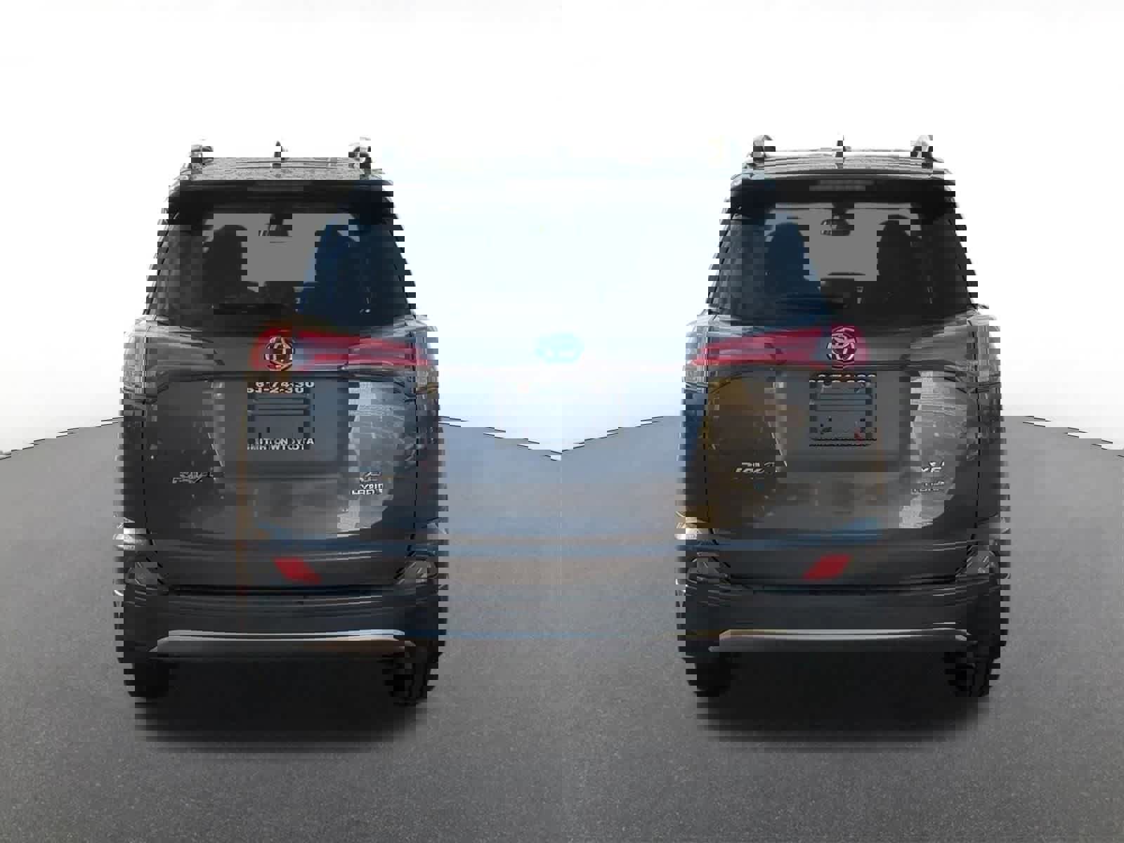 Used 2018 Toyota RAV4 XLE image 5