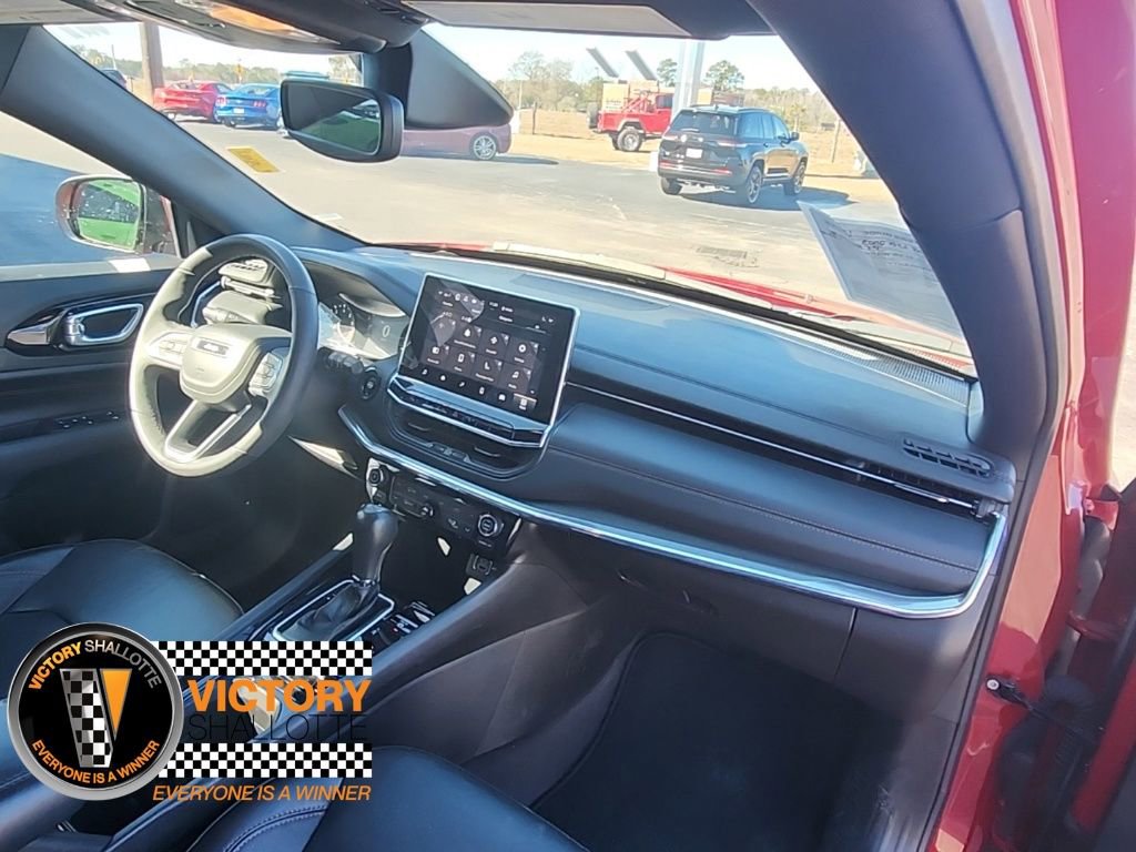 Used 2023 Jeep Compass Limited image 31