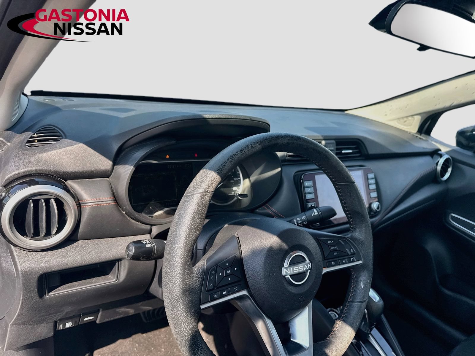 Used 2024 Nissan Versa SR FWD image 11