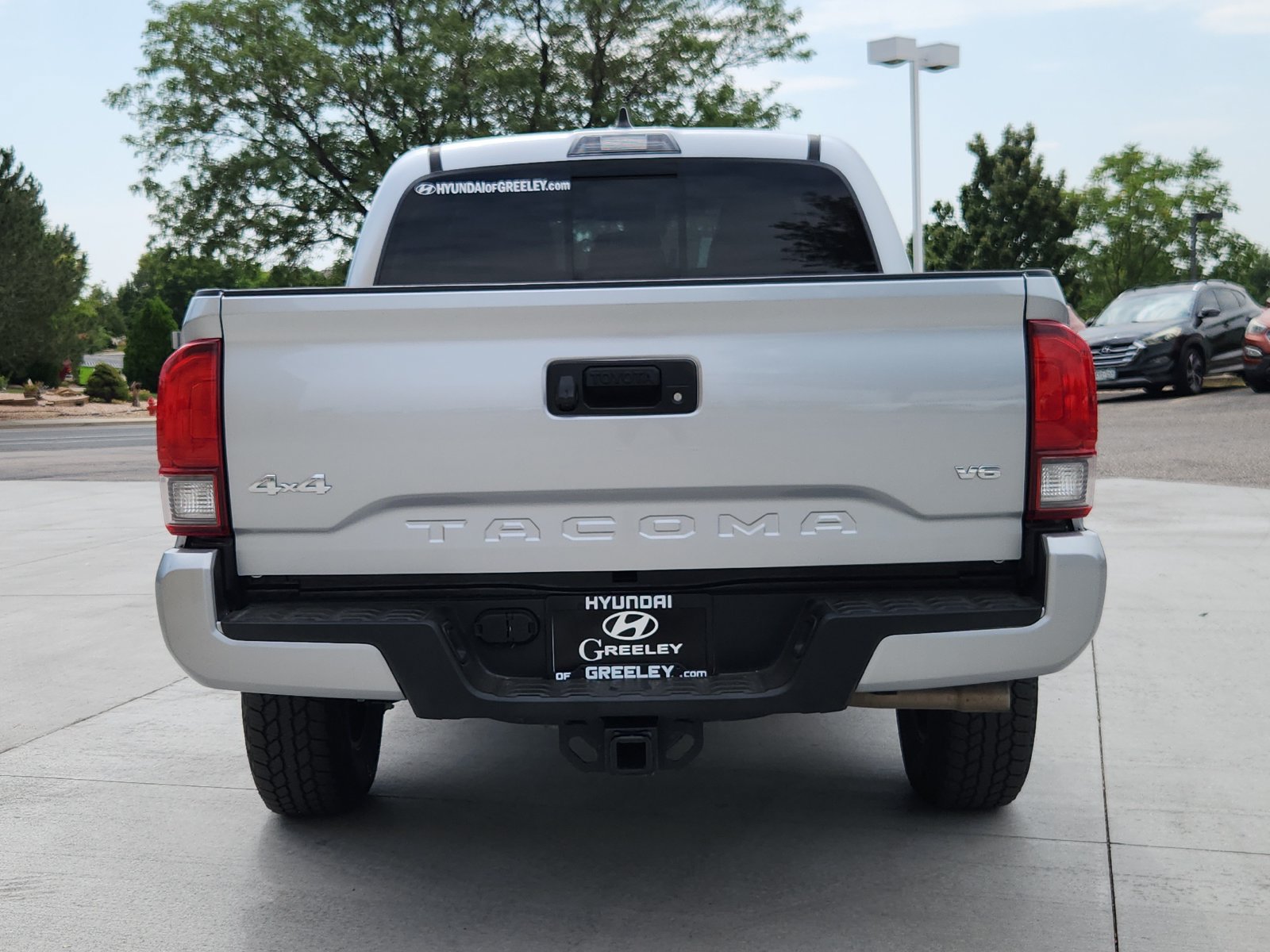 Used 2023 Toyota Tacoma SR5 w/ Technology Package AWD/4WD image 4