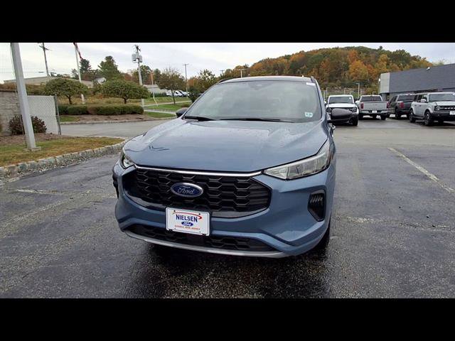 Certified 2024 Ford Escape ST-Line w/ Tech Pack #1 AWD/4WD image 3