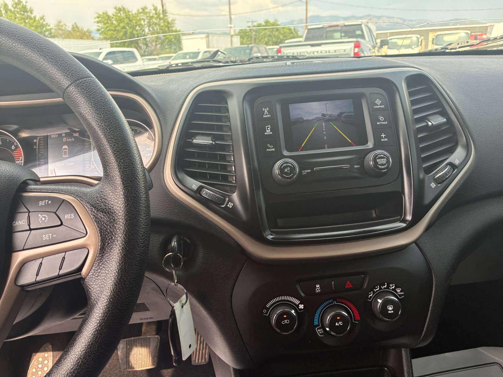 Used 2017 Jeep Cherokee Sport FWD image 19