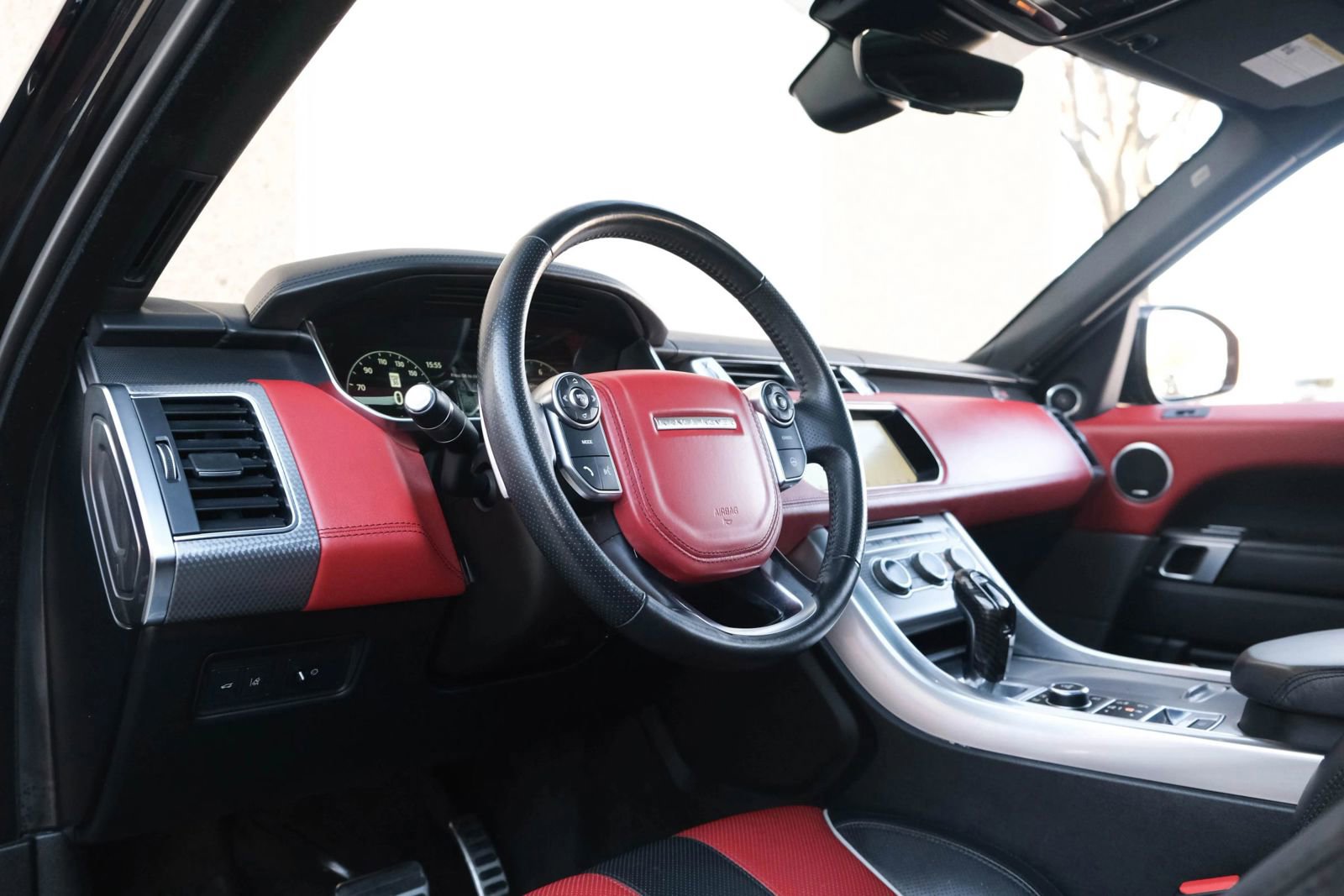 Used 2017 Land Rover Range Rover Sport SVR image 23