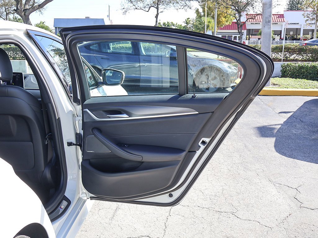 Used 2023 BMW 540i w/ M Sport Package image 28