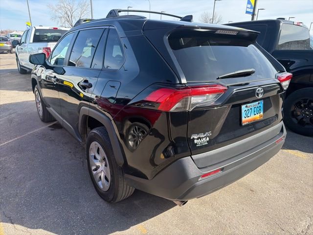 Used 2021 Toyota RAV4 LE image 4