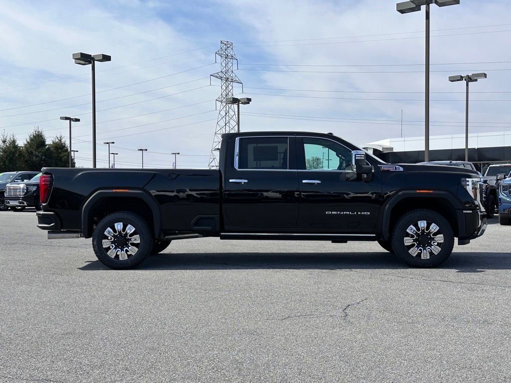 New 2026 GMC Sierra 3500 Denali w/ Denali Reserve Package AWD/4WD image 3