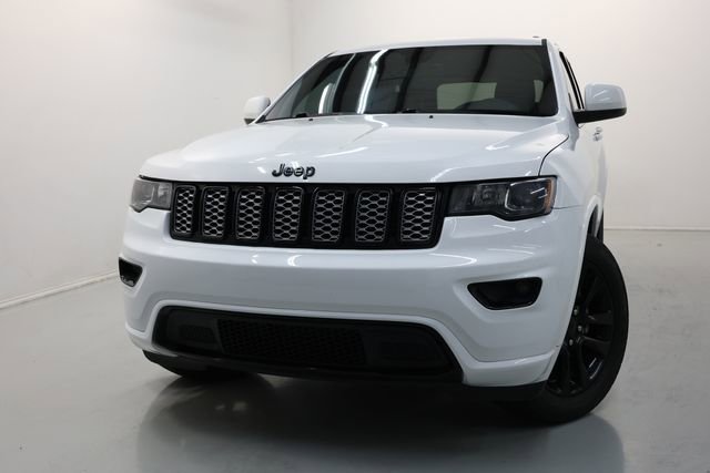 Used 2017 Jeep Grand Cherokee Altitude image 34