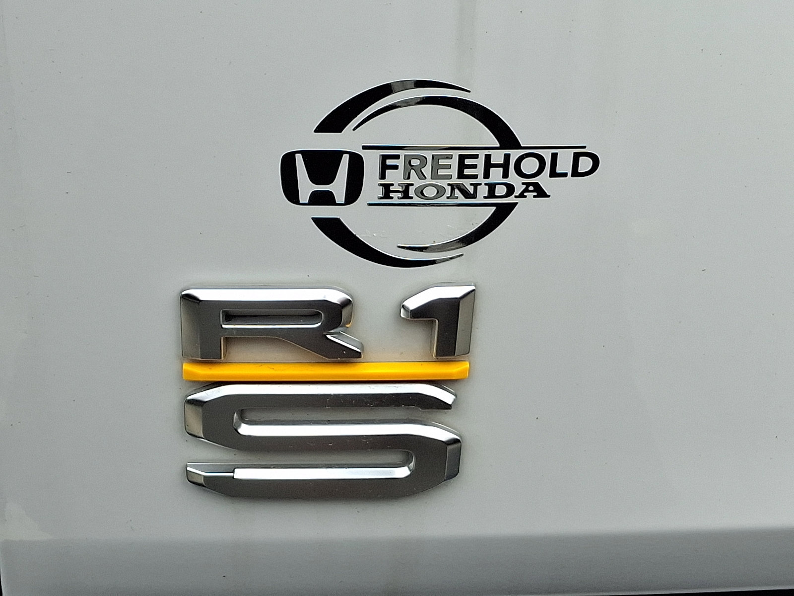 Used 2024 Rivian R1S Adventure image 6