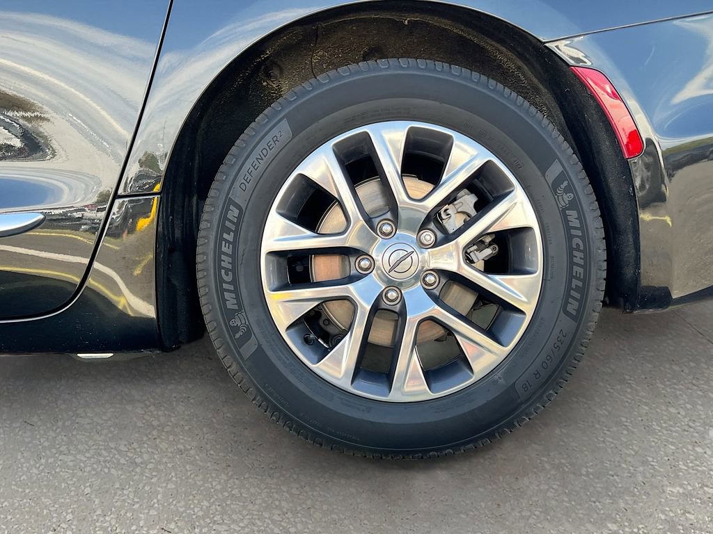 Used 2021 Chrysler Pacifica Pinnacle FWD image 34