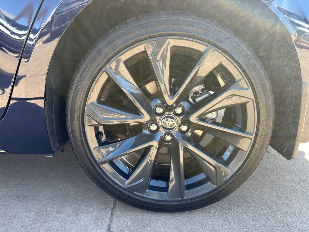 Used 2025 Toyota Corolla SE w/ SE Premium Package image 13