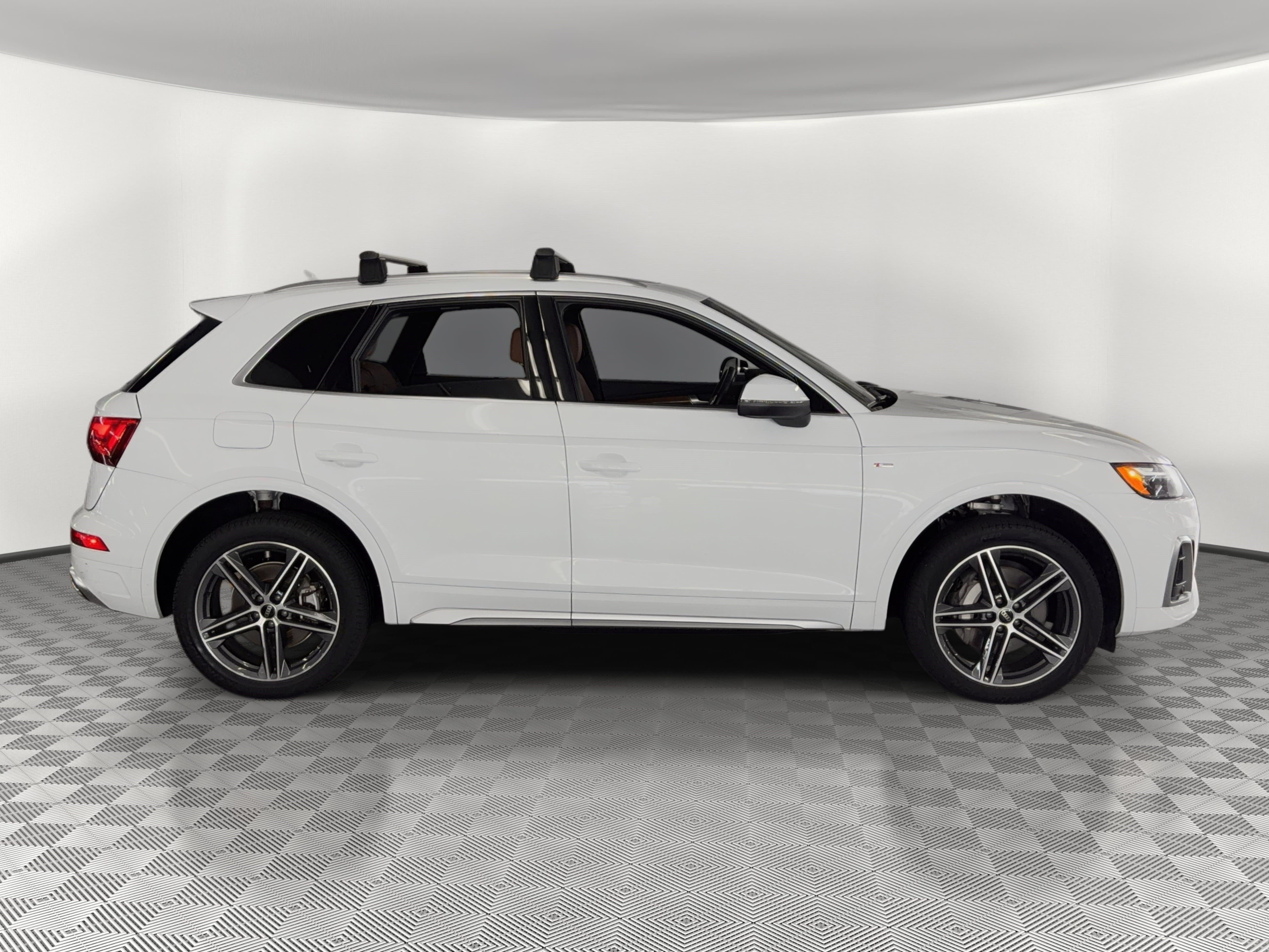 Certified 2023 Audi Q5 e Premium Plus w/ Premium Plus Package AWD/4WD image 8