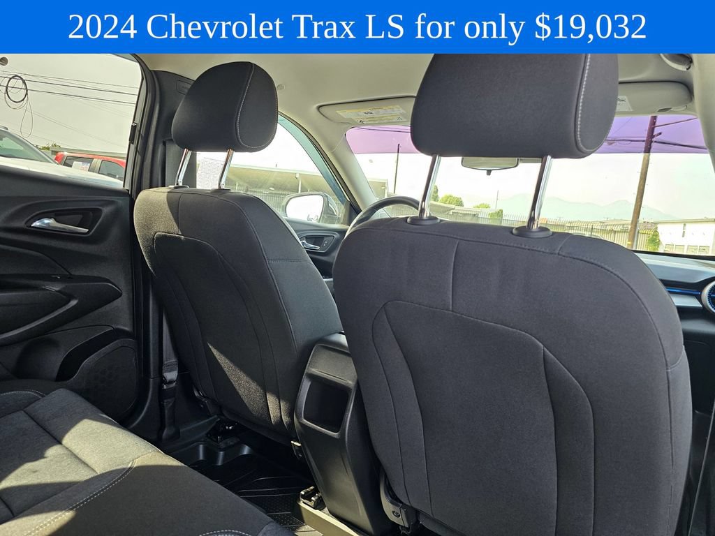 Used 2024 Chevrolet Trax LS FWD image 14
