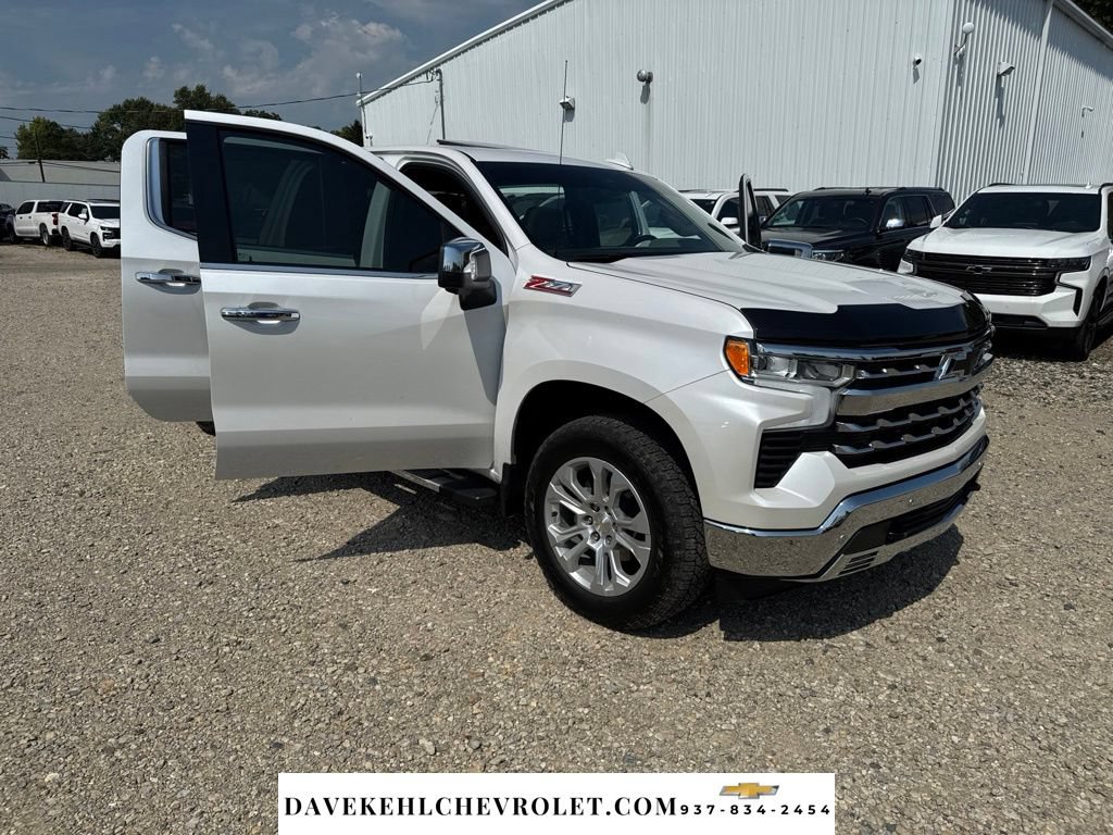 Used 2022 Chevrolet Silverado 1500 LTZ w/ LTZ Premium Package AWD/4WD image 35