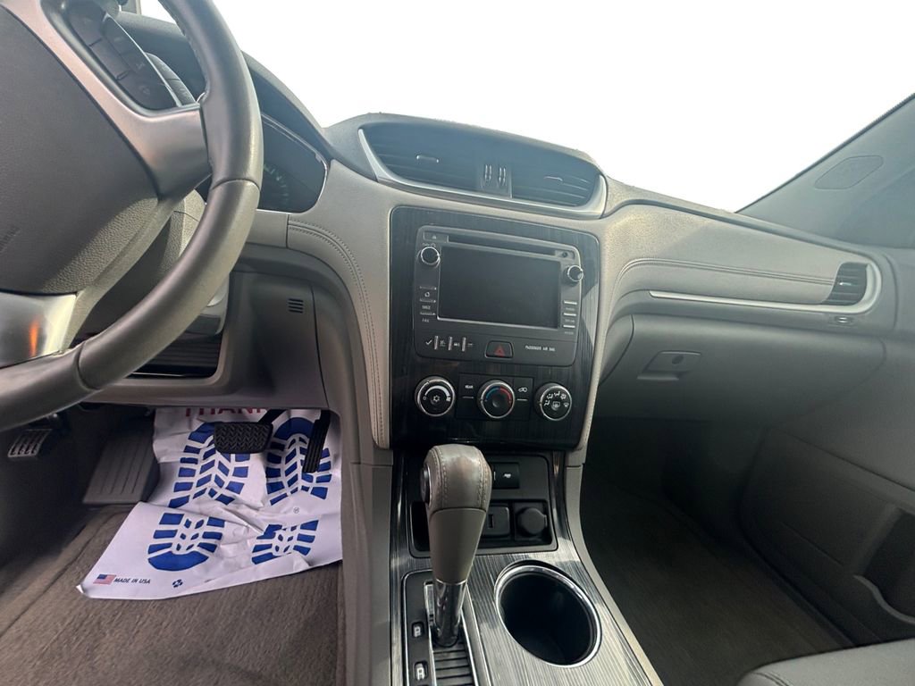 Used 2016 Chevrolet Traverse LT image 11