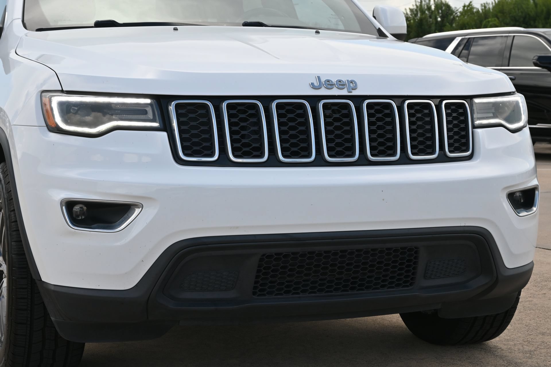 Used 2020 Jeep Grand Cherokee Laredo w/ Security & Convenience Group AWD/4WD image 29