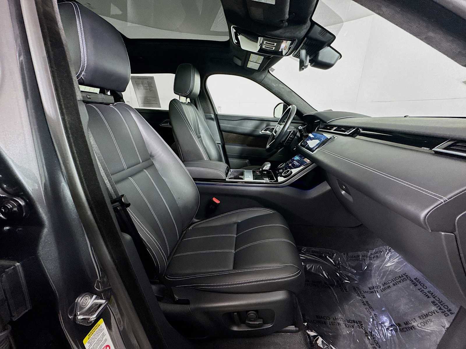 Used 2023 Land Rover Range Rover Velar HST image 28