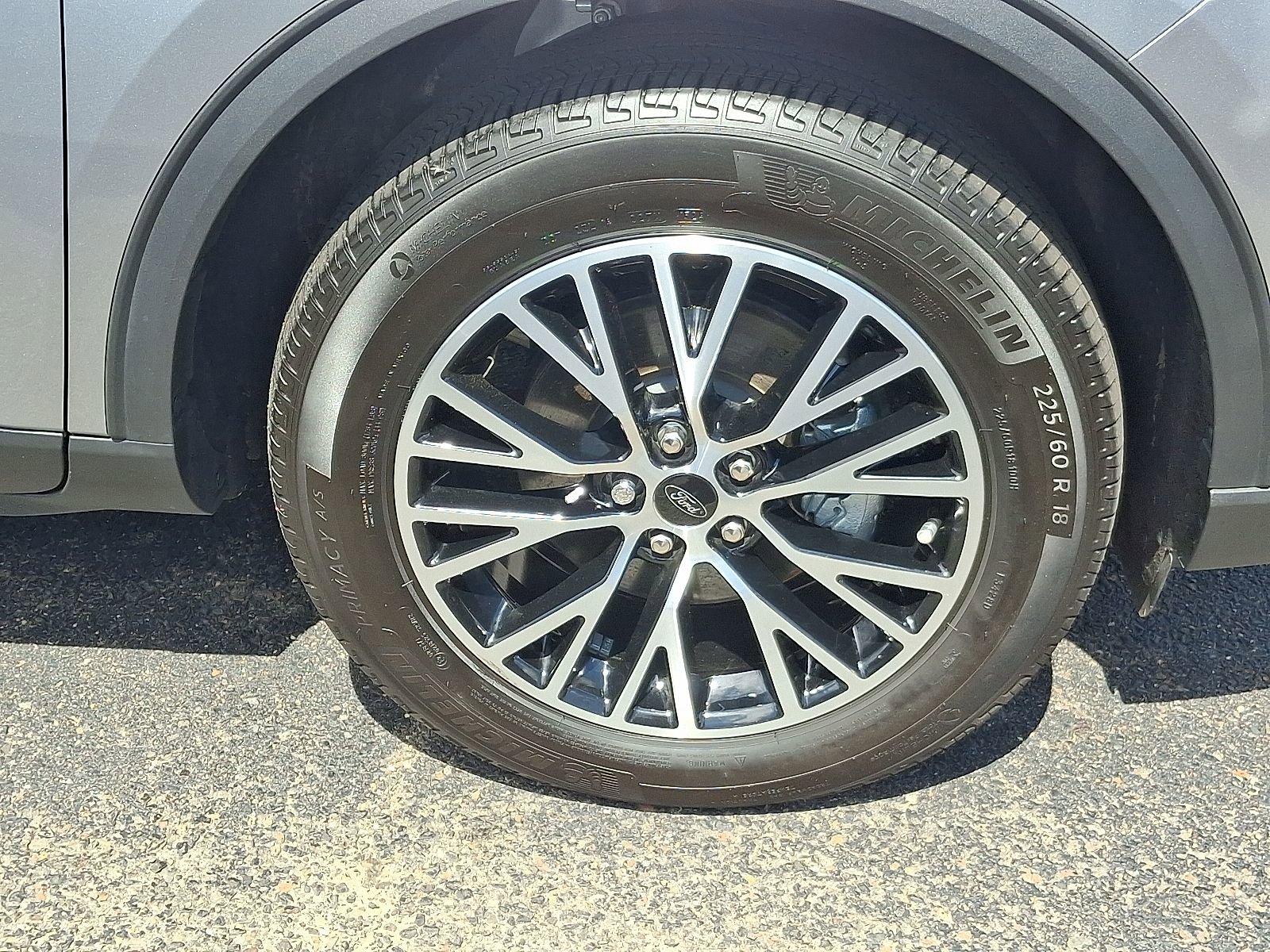 New 2024 Ford Escape SE w/ PHEV Premium Package FWD image 5