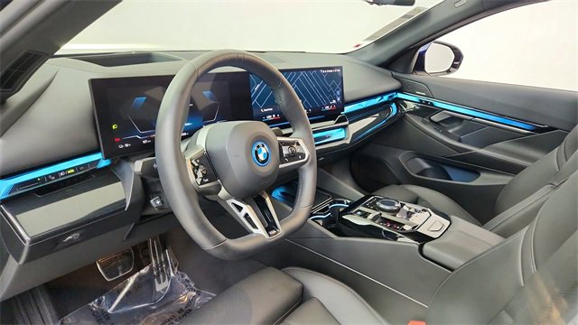 Used 2025 BMW i5 eDrive40i w/ M Sport Package image 19