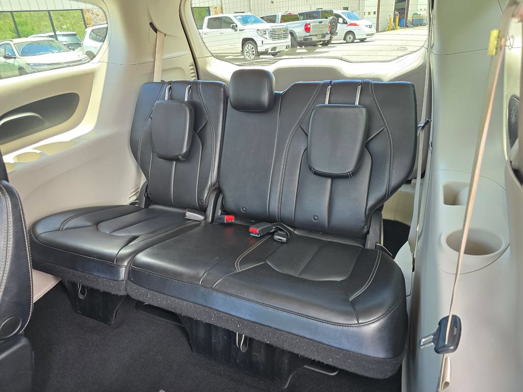 Used 2021 Chrysler Voyager Lxi FWD image 12