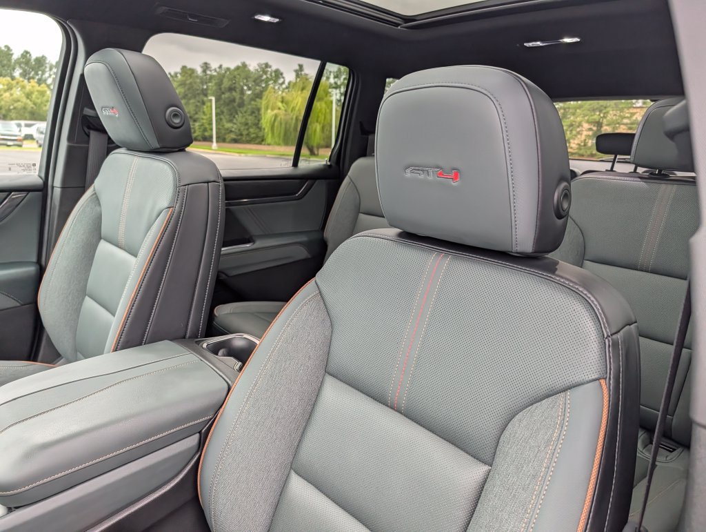 Used 2025 GMC Acadia AT4 w/ Super Cruise Package AWD/4WD image 21