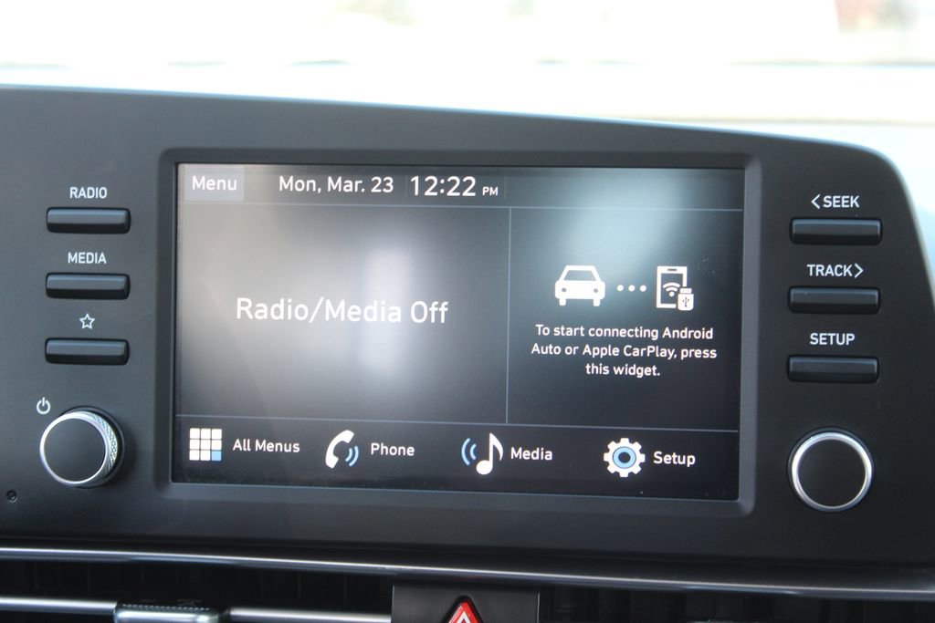 Used 2025 Hyundai Elantra SE image 22