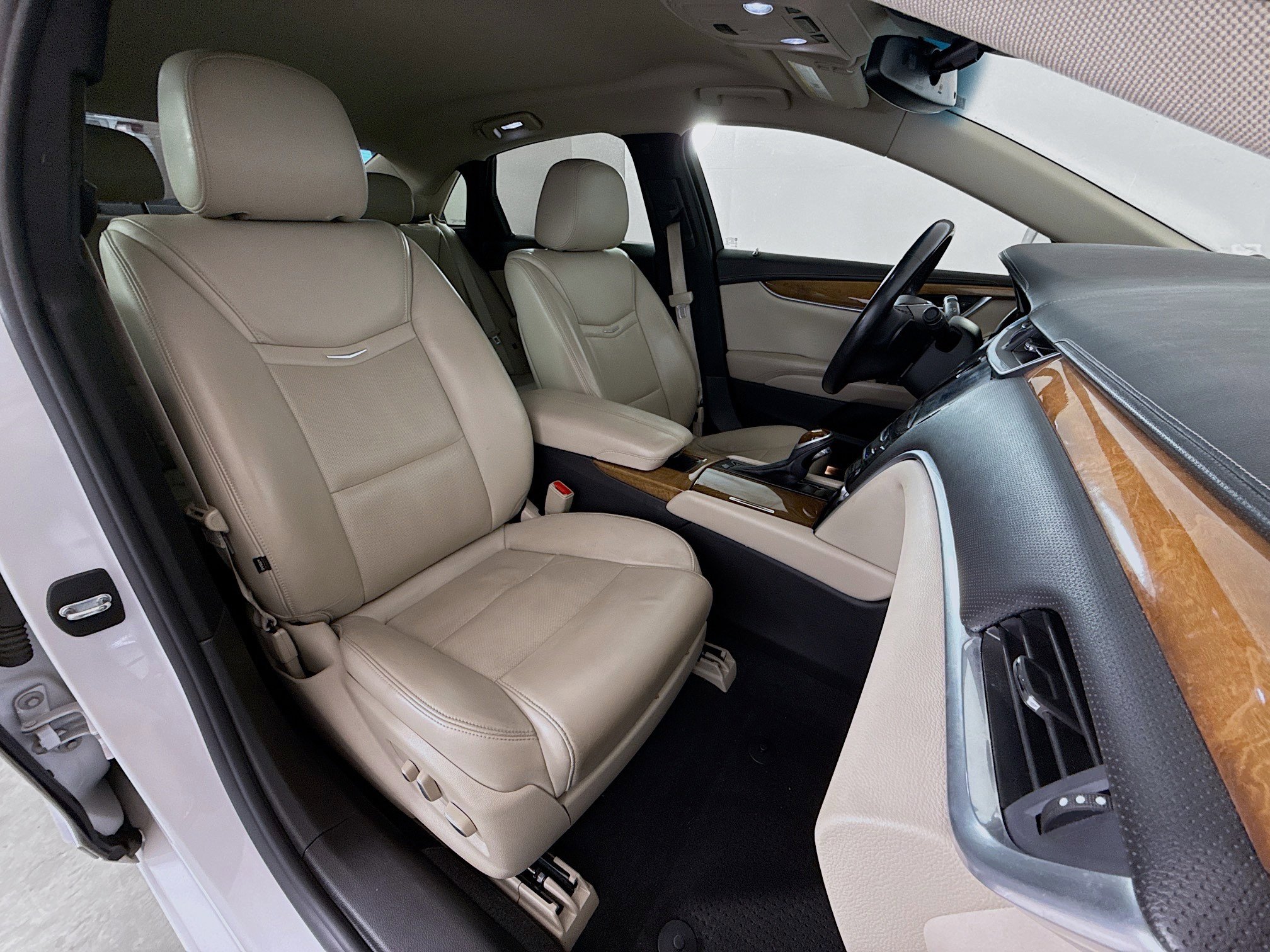 Used 2019 Cadillac XTS Luxury image 27