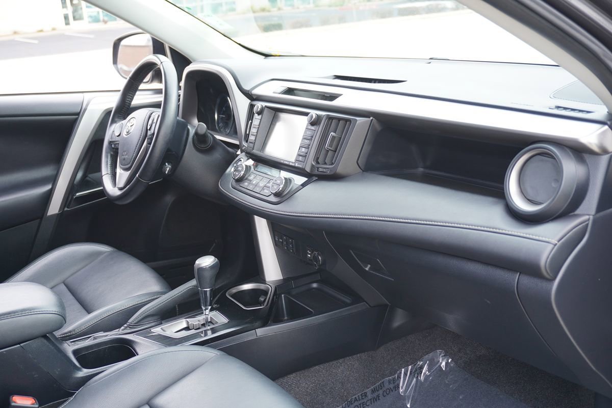Used 2016 Toyota RAV4 Limited FWD image 13