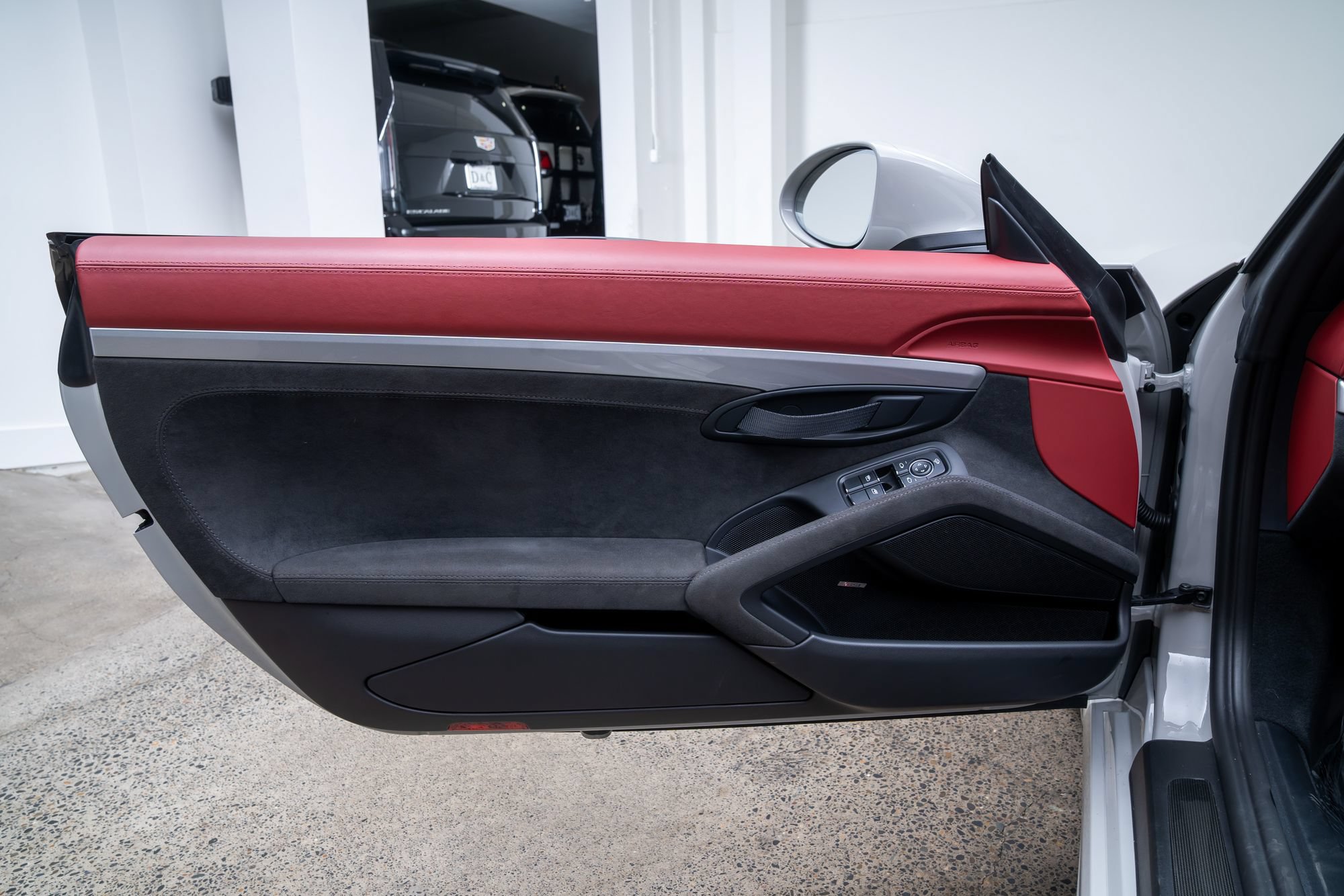 Used 2021 Porsche 718 Boxster Spyder RWD image 28