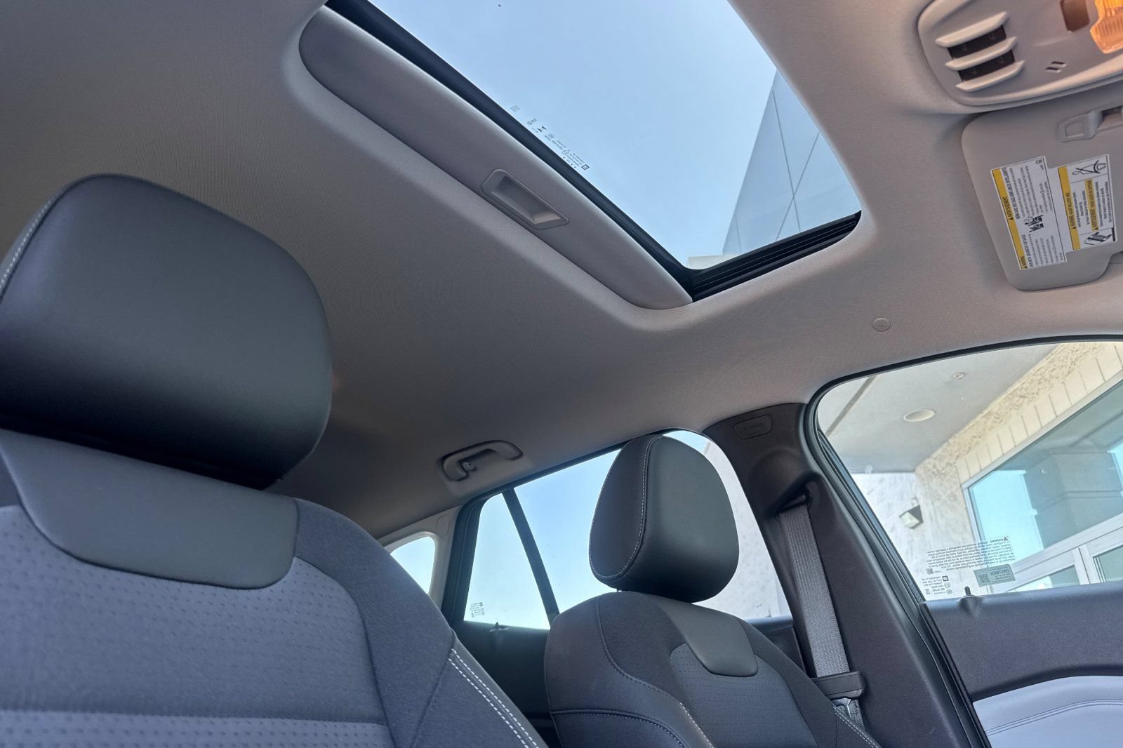 Used 2026 Chevrolet Trax LT w/ Sunroof Package FWD image 21