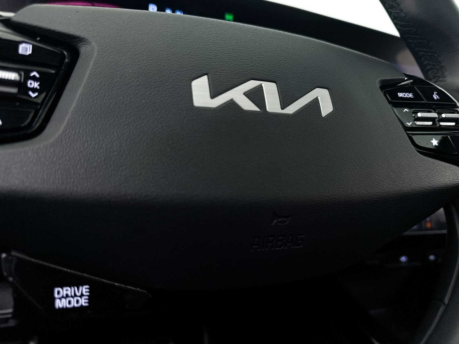 Used 2023 Kia Niro EX Touring FWD image 10