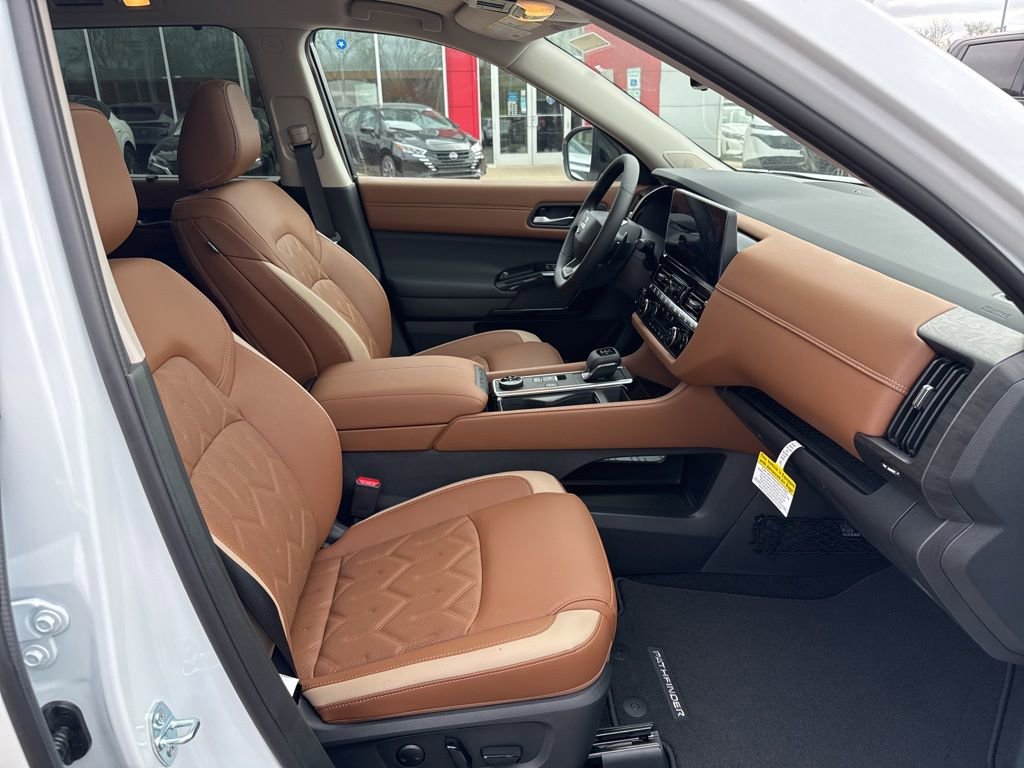 New 2026 Nissan Pathfinder Platinum image 32