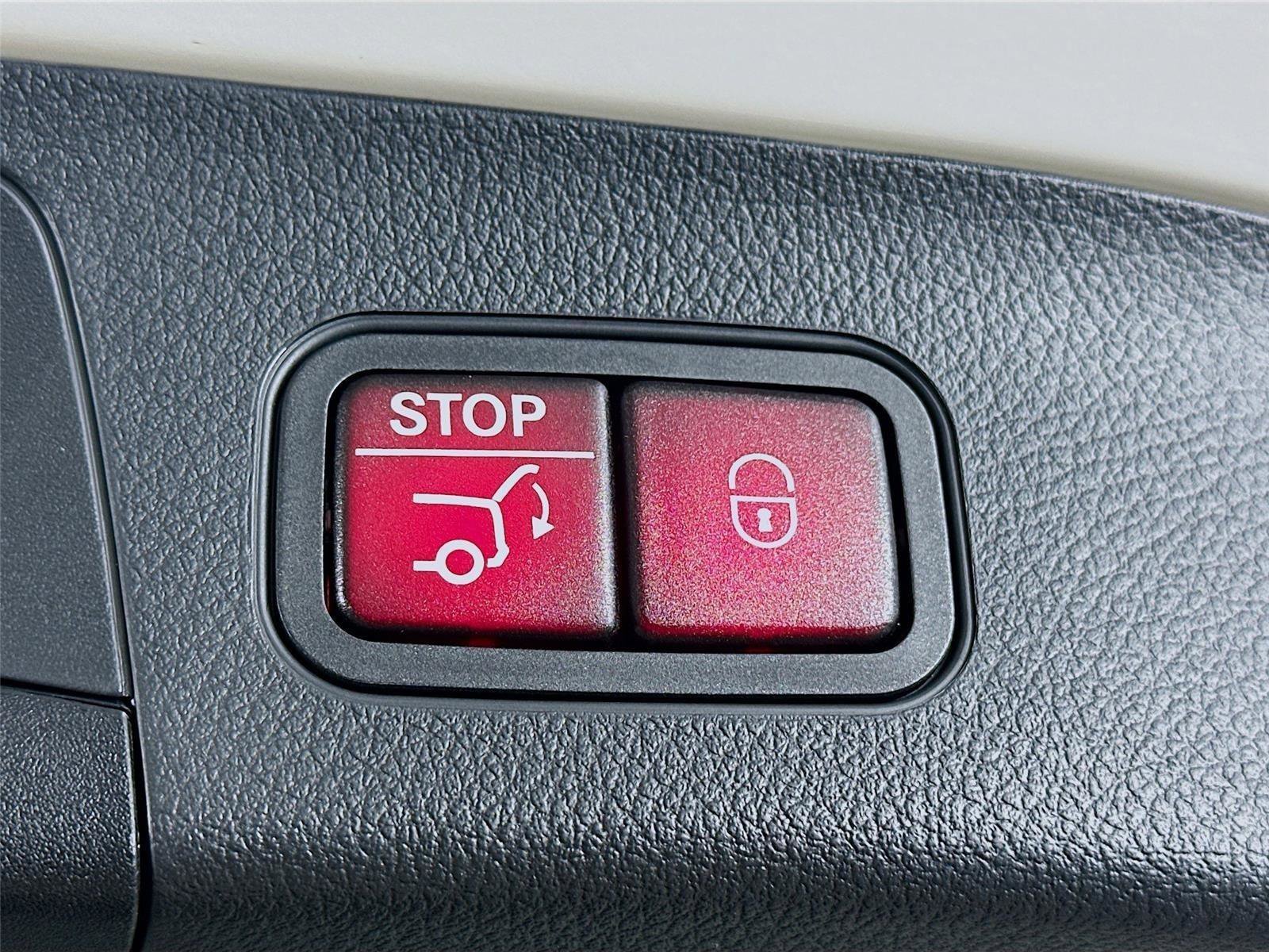 Certified 2025 Mercedes-Benz GLA 250 4MATIC image 34