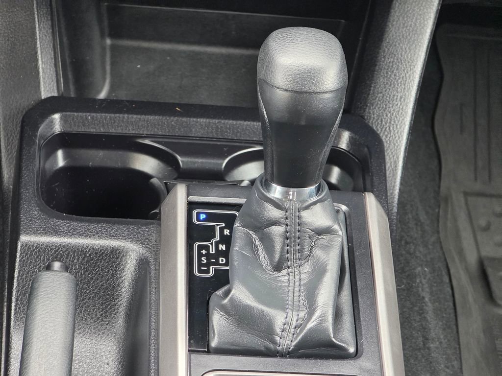 Used 2022 Toyota Tacoma SR5 w/ Trail Edition AWD/4WD image 15