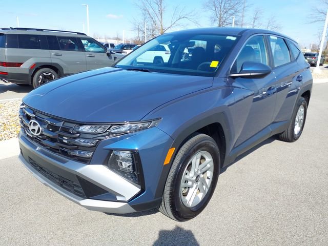Certified 2025 Hyundai Tucson SE image 1