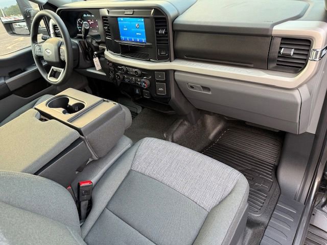 New 2026 Ford F450 XLT w/ 360-Degree Camera Package image 17