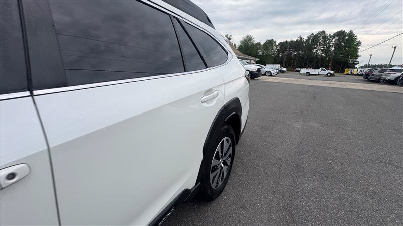 Used 2023 Subaru Outback Premium AWD/4WD image 15