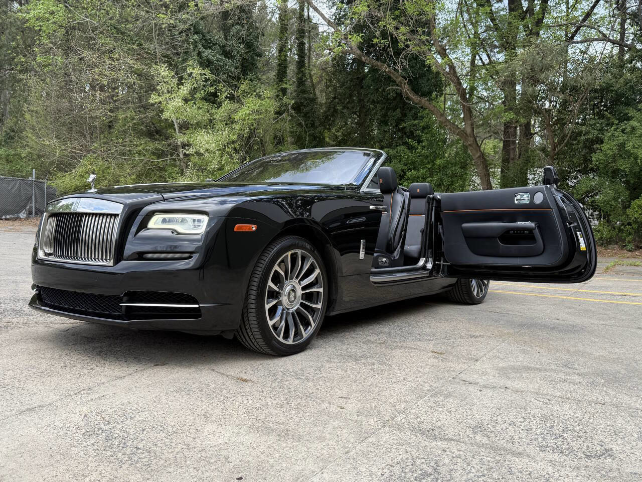 Used 2018 Rolls-Royce Dawn image 19