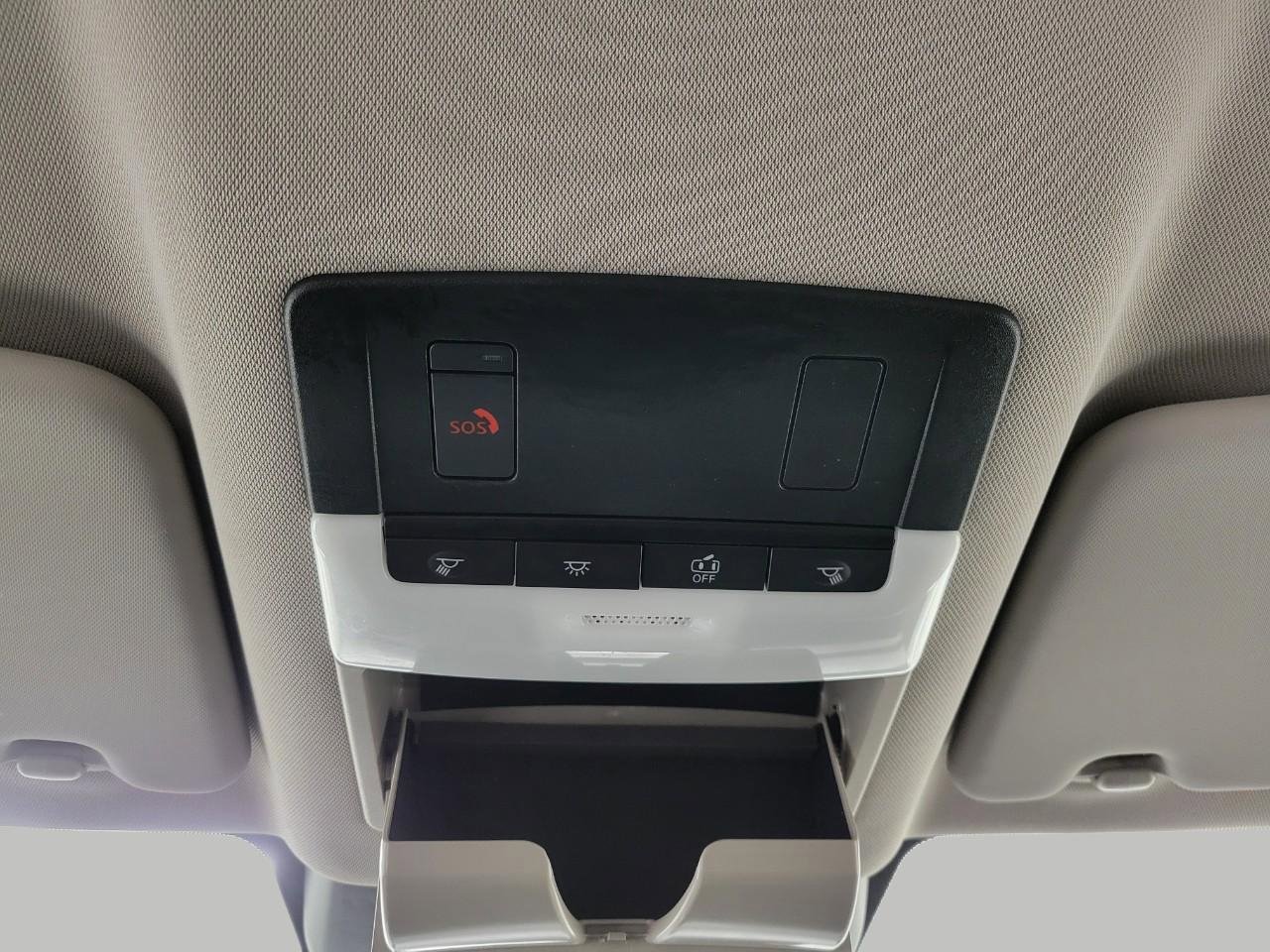 Used 2025 Nissan Rogue SV AWD/4WD image 19