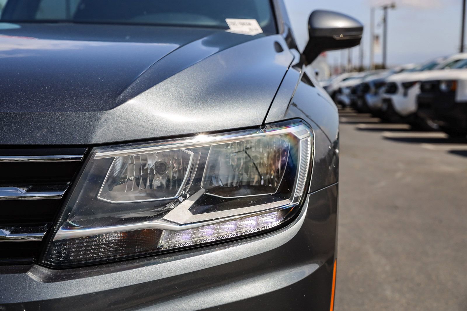 Used 2019 Volkswagen Tiguan SE w/ Panoramic Sunroof Package FWD image 10